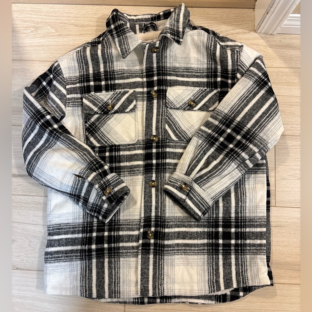 NWT Plaid Shacket Fleece size Medium
